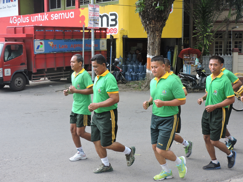 Lari Jalan Anggota Kodim 0717/Purwodadi